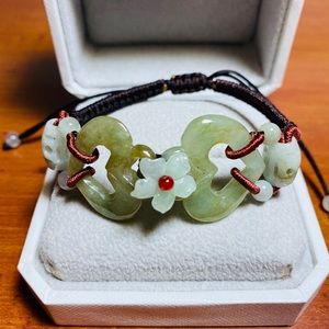 Hand carved and knitted jade bracelet